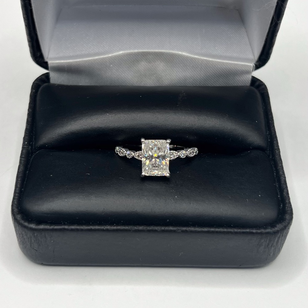 925 Sterling Silver 2.00CT MOISSANITE Women's Ring size 6,7 or 8 - Picture 10 of 17